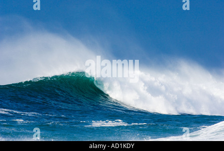 La laminazione delle onde nella baia di Saligo Islay Foto Stock