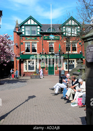 Il municipio della città vecchia dalla piazza del mercato Poulton le Fylde Foto Stock