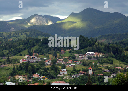 Podu Dambovitei villaggio nei pressi di Piatra Craiului Montagne dei Carpazi 177 Km da Bucharest Romania Europa Foto Stock