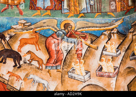 Parte del giudizio ultimo affresco sulla parete, Monastero di Voronet, vicino a Gura Humorului, Bucovina, Moldavia, Romania Foto Stock