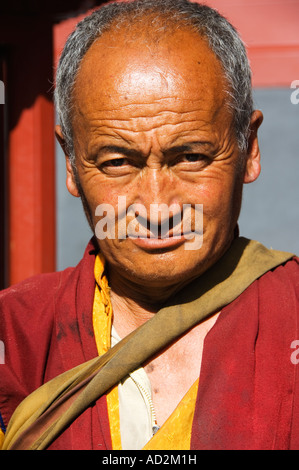 Un monaco a Yonghe Gong Buddista Tibetana Tempio Lama Pechino CINA Foto Stock