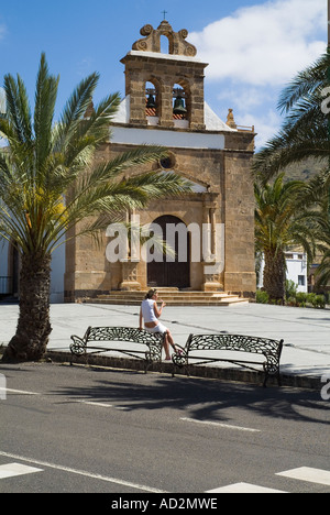 Dh VEGA RIO PALMA FUERTEVENTURA turistico in plaza Fuerteventuran villaggio chiesa di Nuestra Senora de la peña Foto Stock