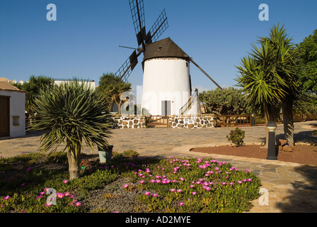 Dh Centro de Artesania Molino ANTIGUA FUERTEVENTURA Fuerteventuran tradizionale mulino a vento rurale nel museo del villaggio Foto Stock