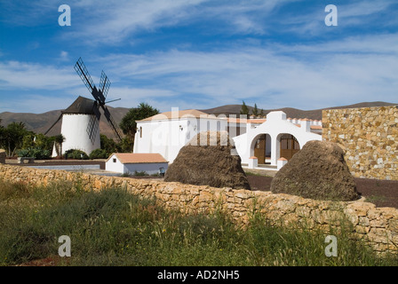 Dh Centro de Artesania Molino ANTIGUA FUERTEVENTURA Fuerteventuran tradizionale mulino a vento rurale nel museo del villaggio Foto Stock