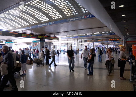 La principale stazione ferroviaria di Roma stazione centrale di Termini Roma Termini è la principale stazione ferroviaria di Roma. Foto Stock