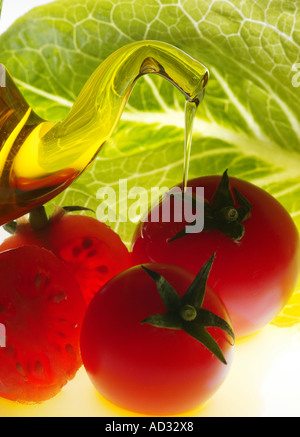 Ingredienti di un'insalata mediterranea Foto Stock