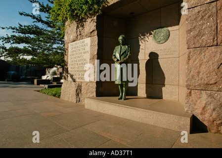 Statua di Eleanor Roosevelt all'FDR Memorial sul National Mall di Washington D.C., USA. Foto Stock