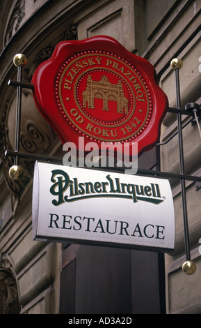 Ristorante segni di birra di Praga Repubblica Ceca Foto Stock