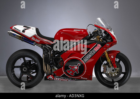 2000 2001 Ducati Corse in moto Foto Stock