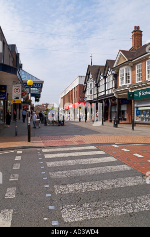 Centro città zebra attraversamento pedonale Market Street Wellingborough Northamptonshire Inghilterra Foto Stock