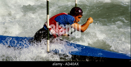 Canoa Slalom concorrenza sul torrente Noce .Valdisole. Foto Stock