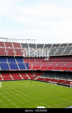 Nou Camp Stadium di Barcellona con una capacità di 90.000 home a FC Barcellona. Costruito nel 1957 progettato dagli architetti; Francesc Mitjan Foto Stock
