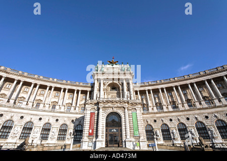 Nuovo Hofburg, vista dal Burggarten, Vienna, Austria Foto Stock