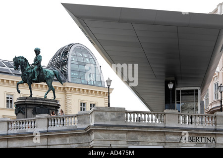 Albertina, Bastione e ingresso moderno edificio, Vienna, Austria Foto Stock