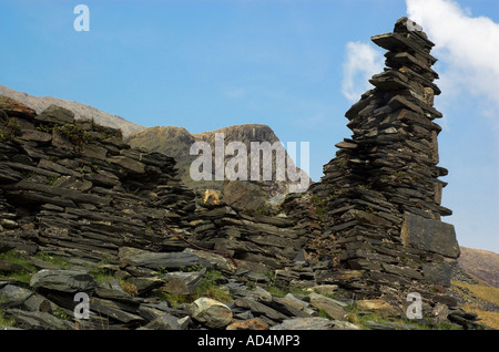 I resti di edifici dall'industria mineraria su Snowdon Foto Stock