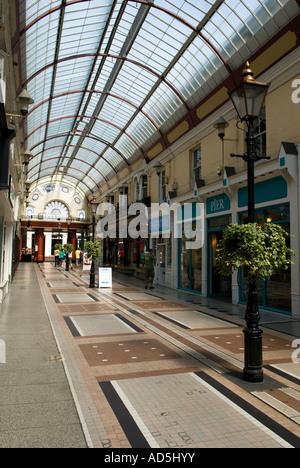 Un Victorian shopping arcade in Bournemouth Dorset, England, Regno Unito Foto Stock