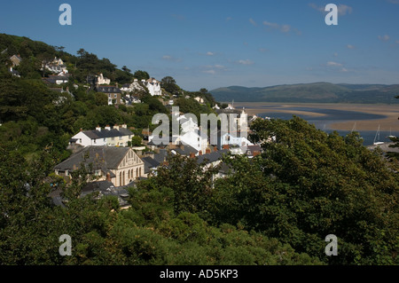 Vista generale di Aberdyfi Aberdovey Gwynedd Snowdonia Galles del Nord sul fiume Dyfi estuary, pomeriggio estivo Foto Stock