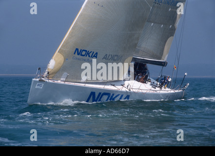 La slitta di maxi yacht design Enigma di Londra corse off l'Isola di Wight Hampshire Inghilterra durante la Cowes Week Foto Stock