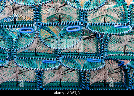 Vasi di aragosta impilati. Scozia Foto Stock