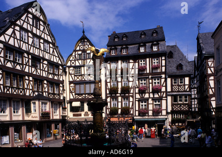 Germania vino Moselle a struttura mista in legno e muratura con travi di legno architettura quadro romanticismo romanticismo romantico vecchio vecchio, di età antica antico Foto Stock