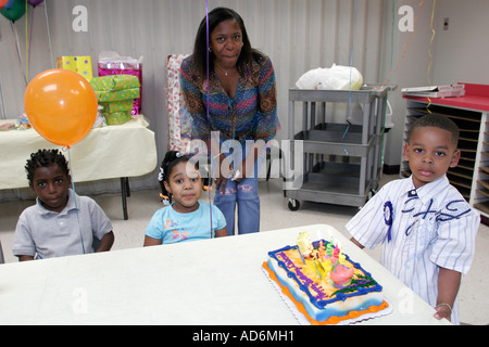 Portsmouth Virginia, High Street, Children's Museum of Virginia, Black Blacks African Africanans etnica minority, ragazzi ragazzi ragazzi ragazzi ragazzi ragazzi ragazzi ragazzi ragazzi ragazzi ragazzi ragazzi ragazzi ragazzi ragazzi ragazzi ragazzi ragazzi ragazzi ragazzi ragazzi ragazzi ragazzi ragazzi ragazzi ragazzi ragazzi ragazzi ragazzi ragazzi ragazzi ragazzi ragazzi ragazzi ragazzi ragazzi ragazzi Foto Stock
