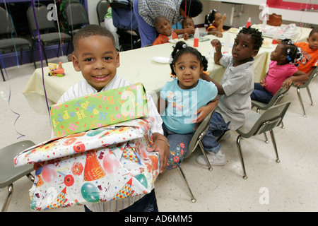 Portsmouth Virginia, High Street, Children's Museum of Virginia, Black Blacks African Africanans etnica minority, ragazzi ragazzi ragazzi ragazzi ragazzi ragazzi ragazzi ragazzi ragazzi ragazzi ragazzi ragazzi ragazzi ragazzi ragazzi ragazzi ragazzi ragazzi ragazzi ragazzi ragazzi ragazzi ragazzi ragazzi ragazzi ragazzi ragazzi ragazzi ragazzi ragazzi ragazzi ragazzi ragazzi ragazzi ragazzi ragazzi ragazzi Foto Stock
