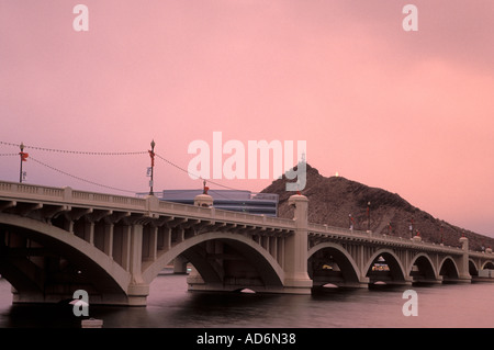 Mill Avenue ponti, Tempe Town Lake, Tempe, Arizona Foto Stock