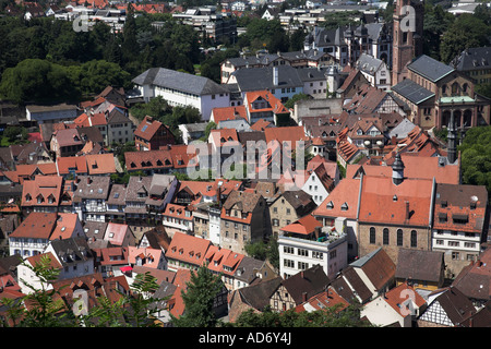 Vista panoramica dal castello di Windeck la storica e bella città tedesca di Weinheim. Foto Stock