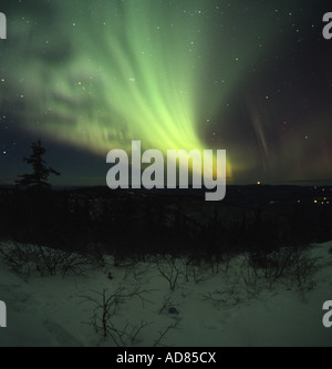 120 formato pellicola diapositiva aurora boreale Northern lights brilla nel cielo notturno su Alaska Foto Stock