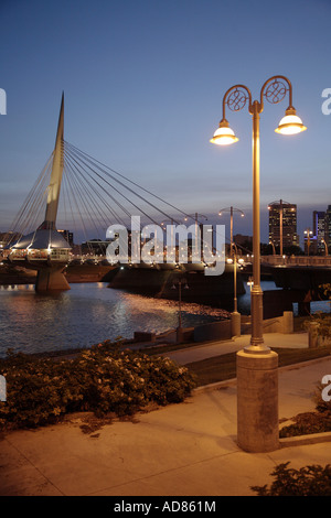 Manitoba Canada Winnipeg Esplanade Riel skyline del centro Foto Stock