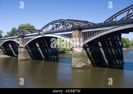 Barnes Bridge Tamigi Londra Foto Stock