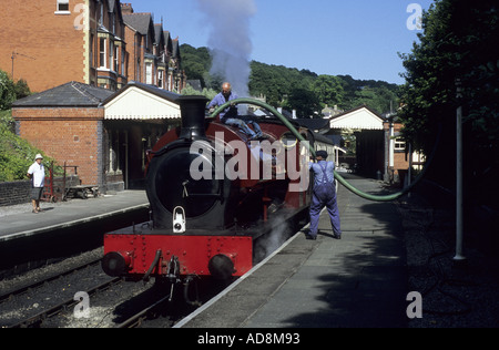 Locomotiva a vapore "Jessie' alla stazione di Llangollen, Denbighshire, Wales, Regno Unito Foto Stock