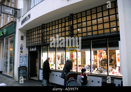 Henderson i gioiellieri situato sotto la famosa Willow Tea Rooms.vende Charles Rennie Mackintosh ispirato gioielli e oggetti Foto Stock