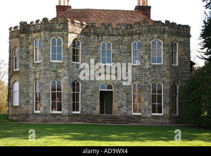 Con facciata gotica casa di Bayham Abbey Kent Foto Stock