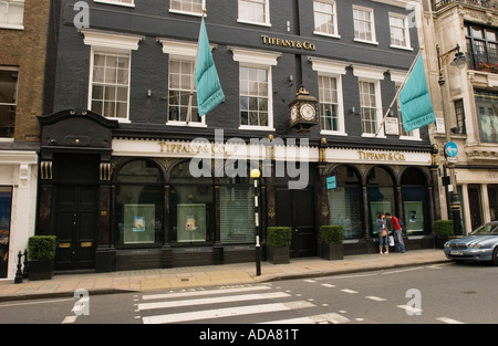 Street facciata di un edificio, Dover Street, Londra, Inghilterra Foto Stock