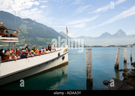 DS Untervaldo passando Treib Cantone di Uri in Svizzera Foto Stock