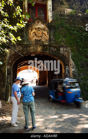 Forte Galle colonial segno sopra la porta Vecchia Foto Stock