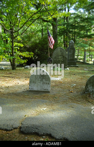 Louisa May Alcott s tomba nel cimitero vuoto Sleepy Concord MA Foto Stock