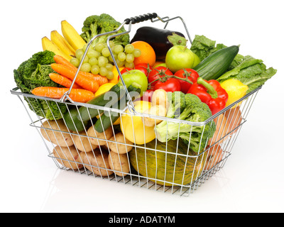 La frutta e la verdura di Shopping basket Foto Stock