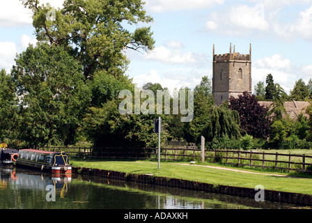 Gloucester e Nitidezza Canal e la chiesa di Santa Maria, Frampton on severn, Gloucestershire, England, Regno Unito Foto Stock