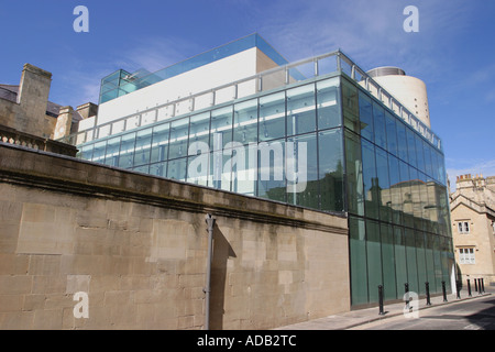 Vasca da bagno in Inghilterra la nuova vasca da bagno spa progetto termico edificio a molla Foto Stock