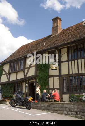 Pub la Crown Inn - Chiddingfold - Surrey - REGNO UNITO Foto Stock