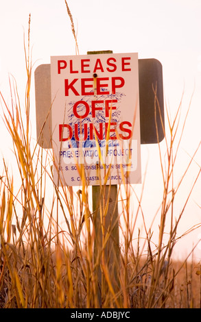 Tenere lontane le dune di sabbia segno a Myrtle Beach South Carolina USA, ambiente Foto Stock