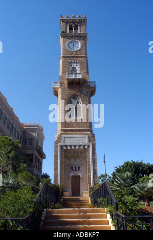 Clock Tower nel centro cittadino di Beirut Libano, questo orologio fu restaurato dopo la guerra civile Foto Stock