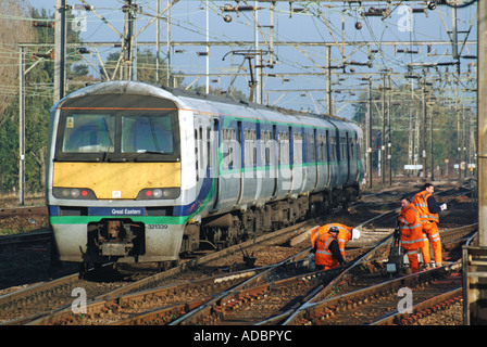 Liverpool Street principale linea ferroviaria di East Anglia via i lavori di manutenzione in corso Foto Stock