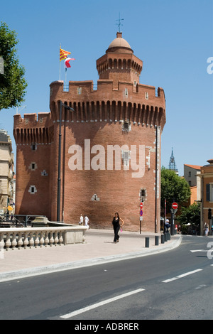 Le Castillet città di Perpignan Languedoc Roussillon Francia Europa Foto Stock