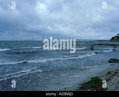 Ponte Est tra le isole di Sjælland (Zelanda) e Fyn (Funen), Danimarca. Storebælt Foto Stock