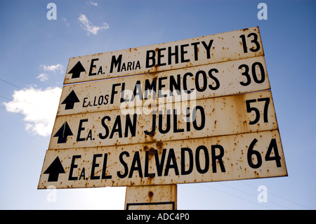 Il vecchio segno di traffico in Tierra del Fuego, Rio Grande, Argentina Foto Stock