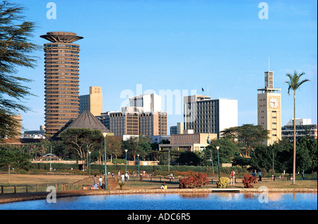 Nairobi skyline della città visto da Uhuru Park Nairobi Kenya Africa orientale Foto Stock
