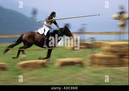 Torneo di cavalieri al tradizionale richiamo storico del Medioevo, Sale Marasino, Italia Foto Stock